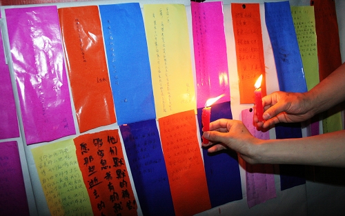 點點燭光,點燃點點希望