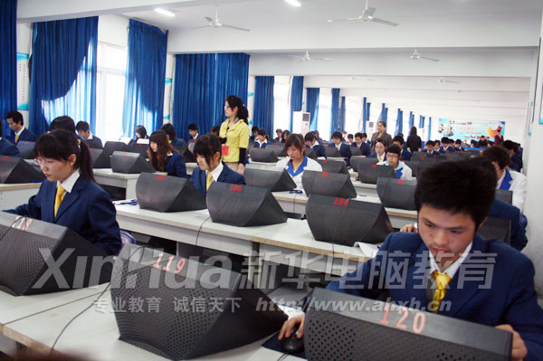 緊張激烈 全神貫注