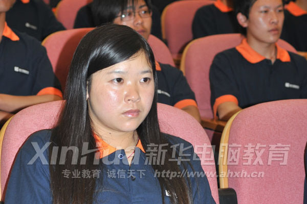 皖川班學子在現場認真聽取有關新專業信息