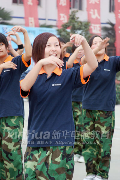 手語《我們都是一家人》