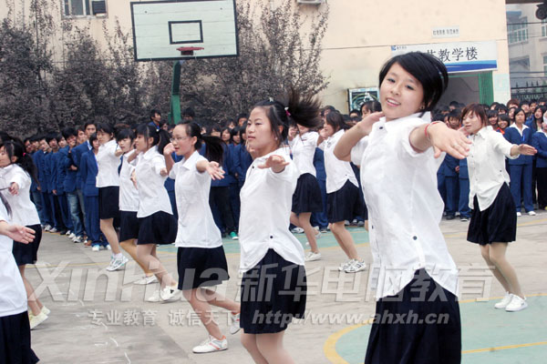 精彩的手語表演