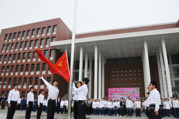 安徽電腦培訓學校的校園一景——升旗儀式