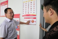 隨處可見的標(biāo)示路牌為參賽選手引路