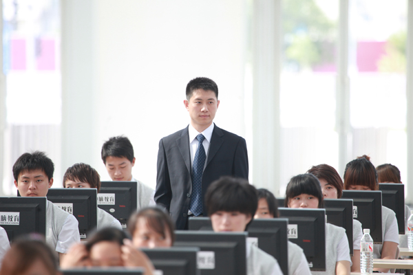 新華電腦教育為你成才保駕護航