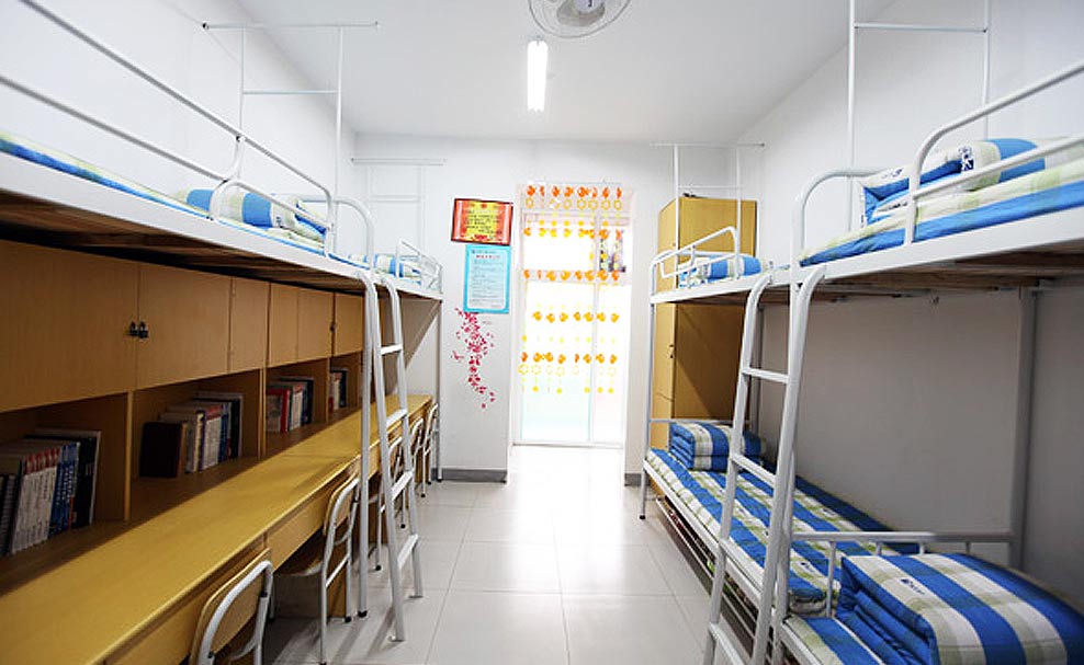 安徽新華電腦專修學院_IT大學學子溫馨寢室