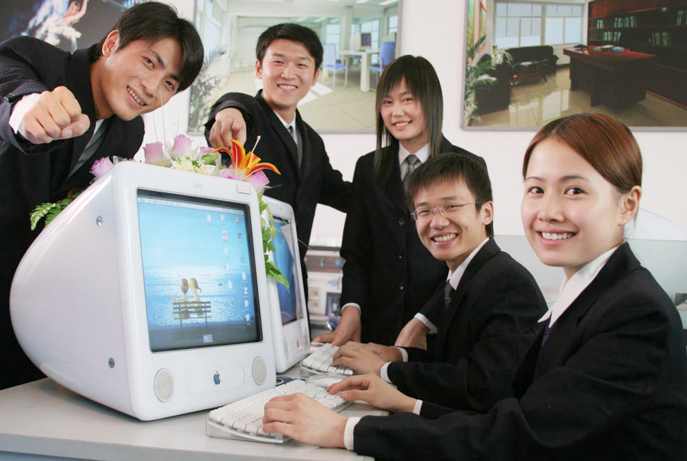 安徽新華電腦專修學院_IT大學 學子課余生活瞬間