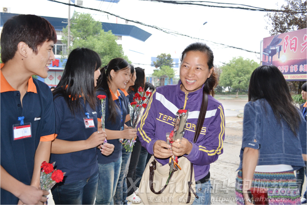 教師節來咯,我得意的笑笑:你有花嗎?