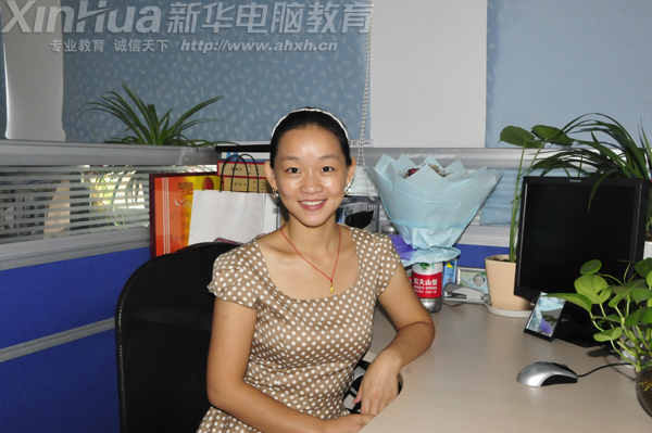 收到鮮花的數字藝術系的張凱星