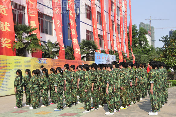 太陽再毒,也阻擋不了我們磨練意志的決心