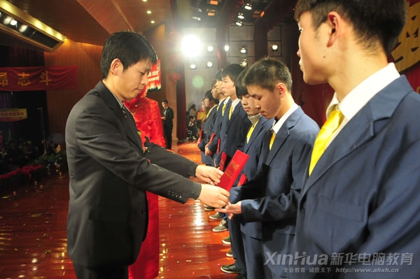 AXތW(xu)ԺԺLٞ2011W(xu)AԾCό(sh)`ِِܴԺ(j)ǰ@(jing)xCl(f)C
