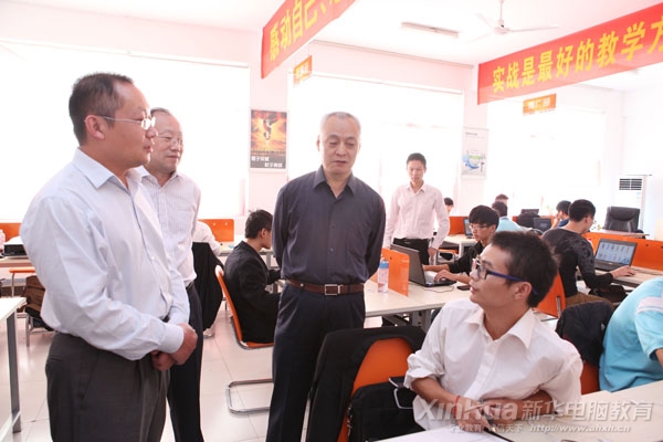 �����ε����c���I�@�еĄ��I�W���H�н���