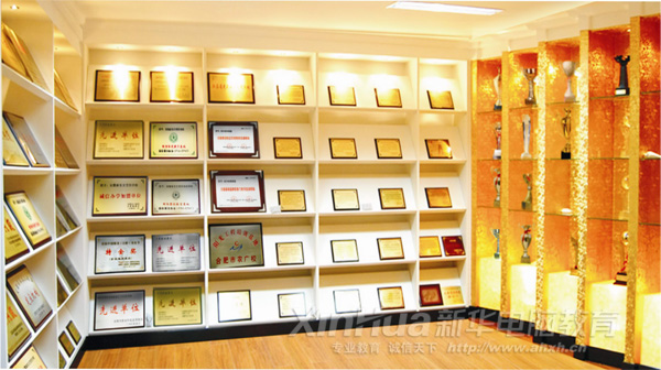 ���A�k�W25�꣬�@���˰�헽��|�ު�