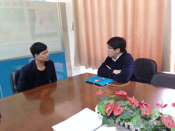 通過初試的學生正在接受復試